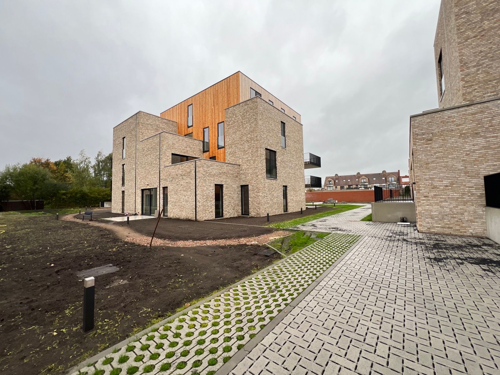 Nieuwbouw GLV app met 3 slpk - 2x terras - tuin - parking foto 2