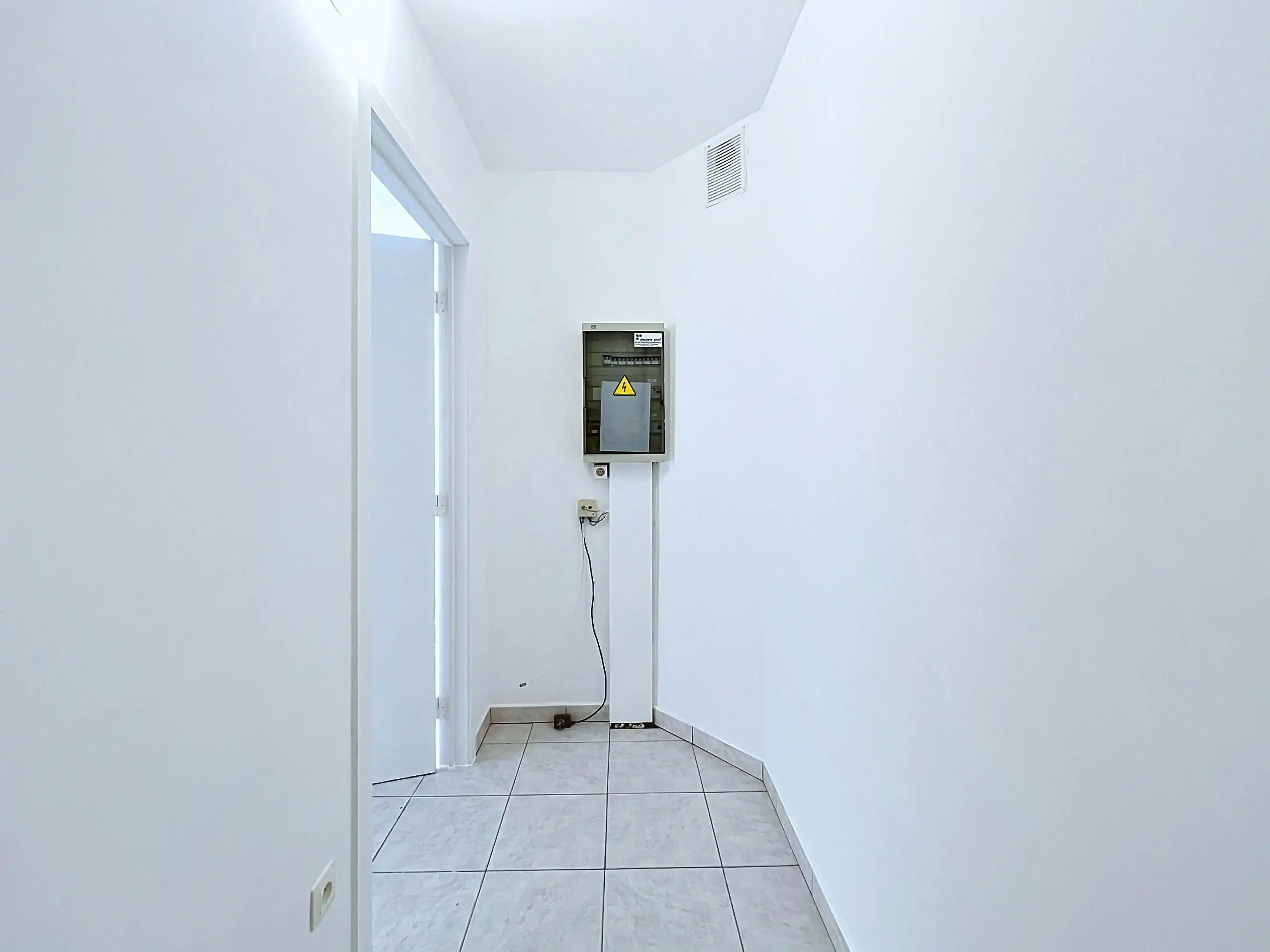 Appartement met 2 slaapkamers te koop aan station in Eeklo foto 10