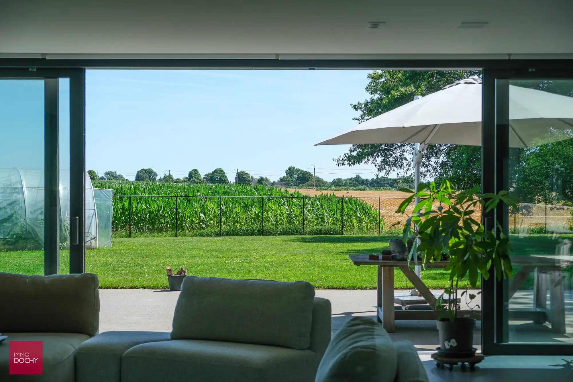 Tijdloze luxe-villa met landelijk zicht foto 29
