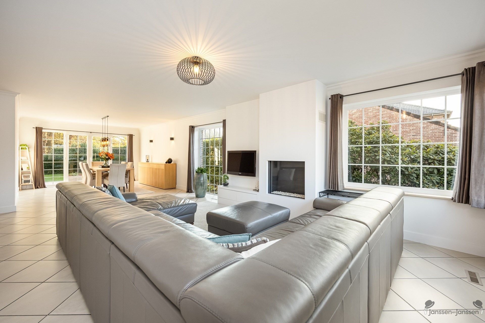 Lichtrijke, top-onderhouden woning in een doodlopende straat in hartje Sint-Job foto 6