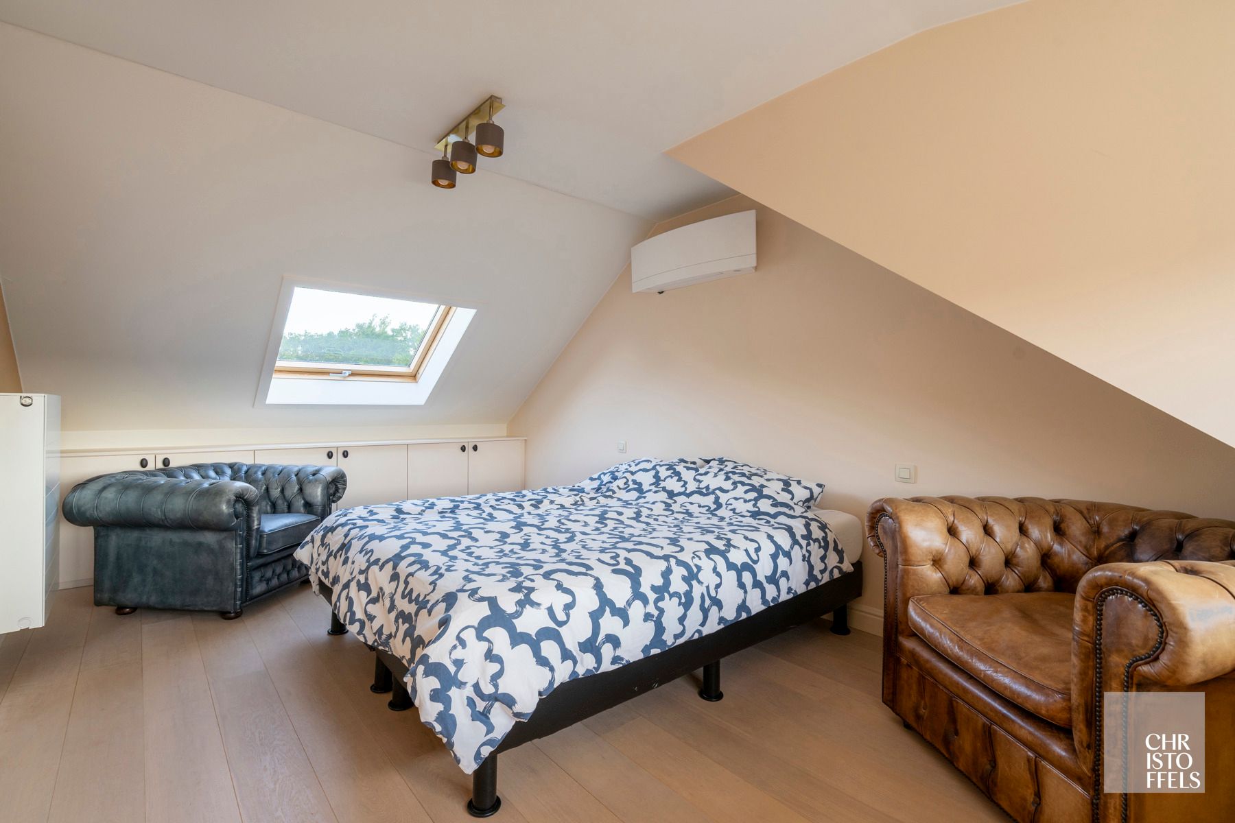 Charmante, volledig gerenoveerde villa op 1.000 m² met 4 slaapkamers en 2 badkamers foto 12