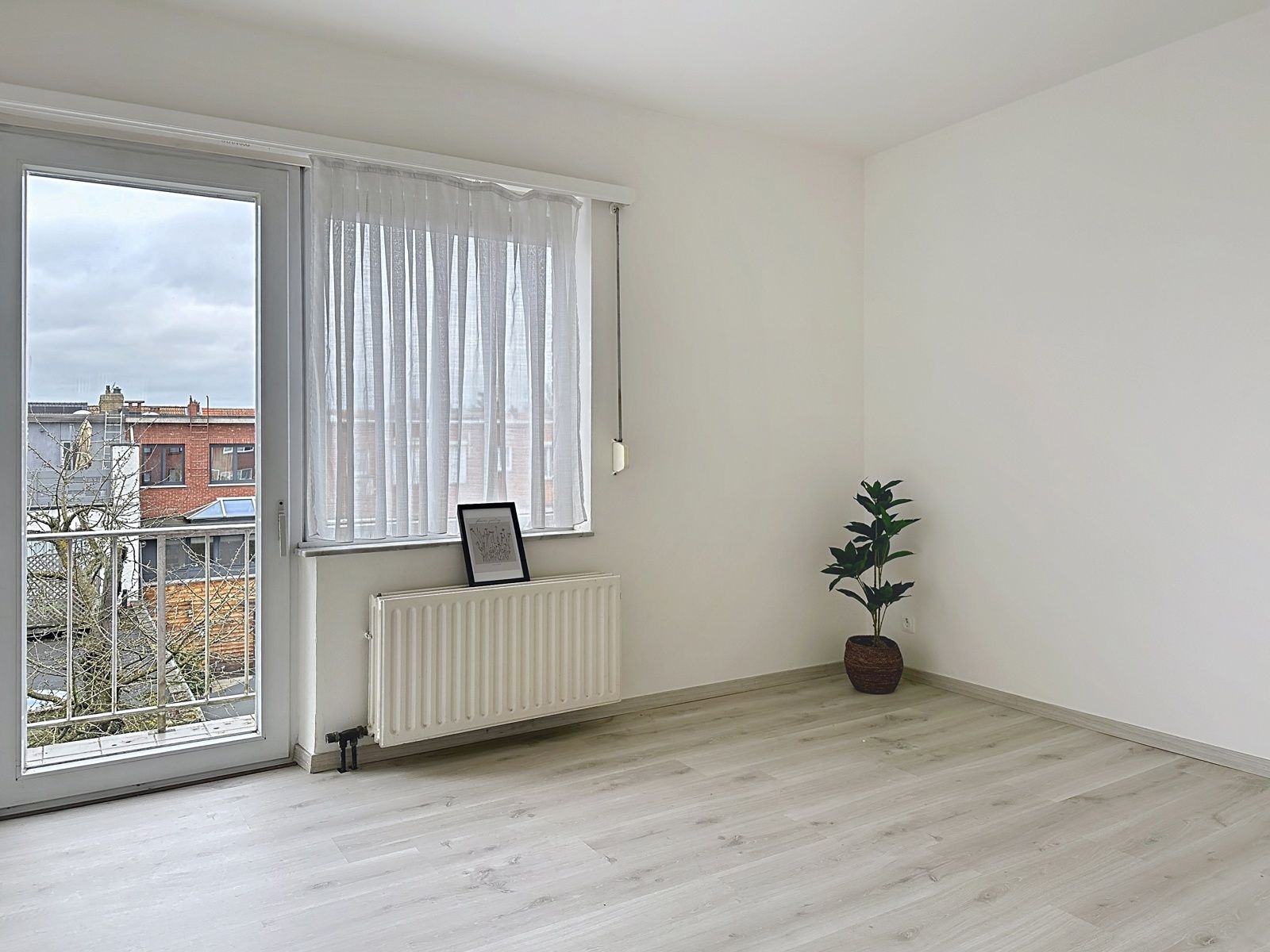 Centraal gelegen appartement met garage en staanplaats foto 11