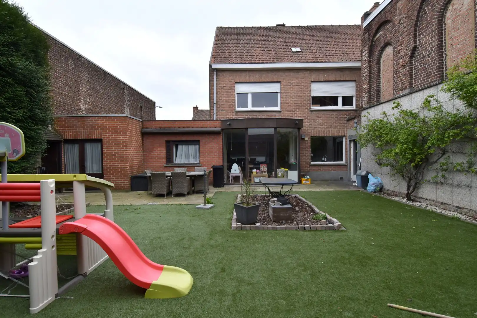Handelshuis met 3 slaapkamers en tuin te koop nabij centrum Bissegem foto 14