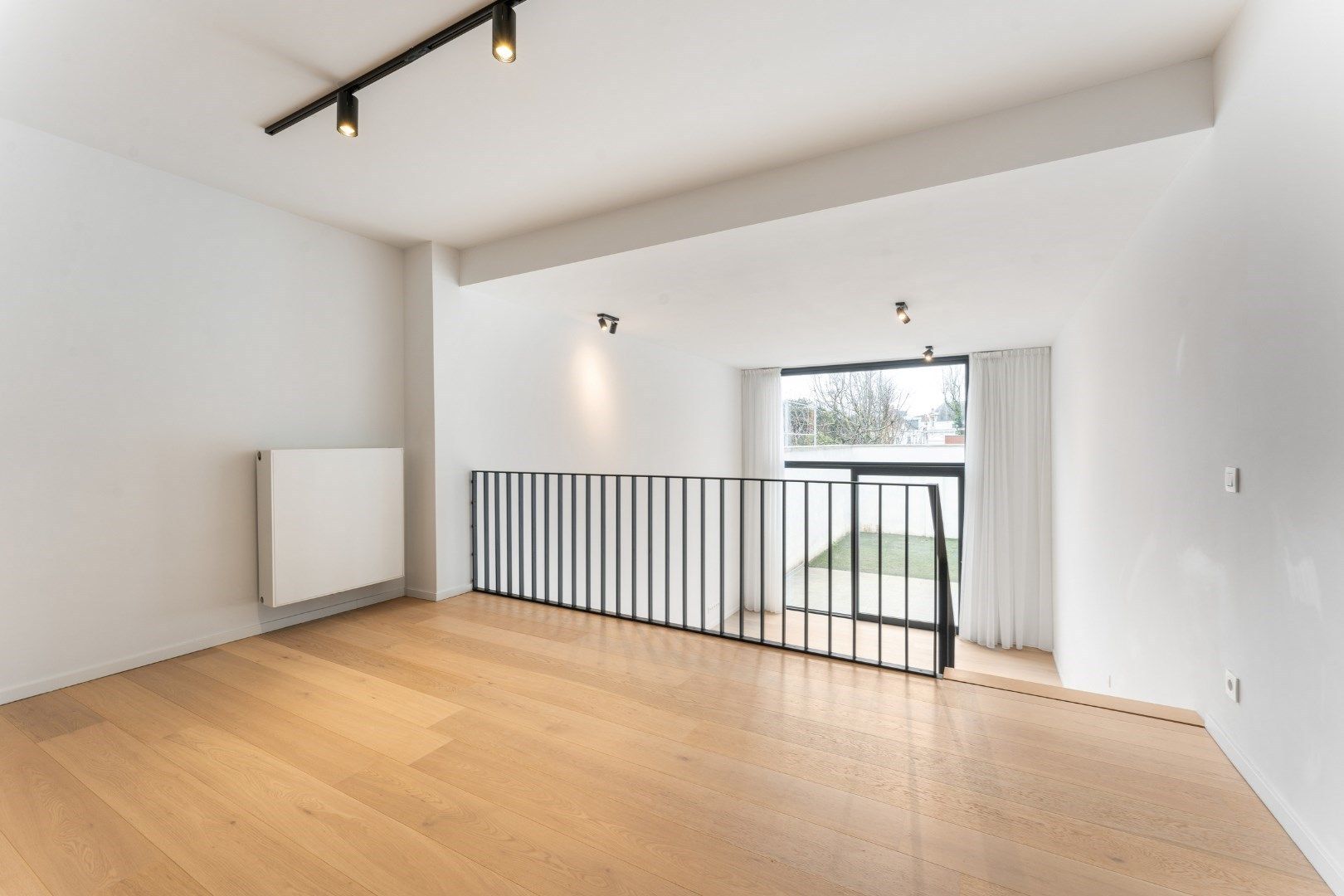 Schitterend villa-appartement aan het van Duyseplein foto 7
