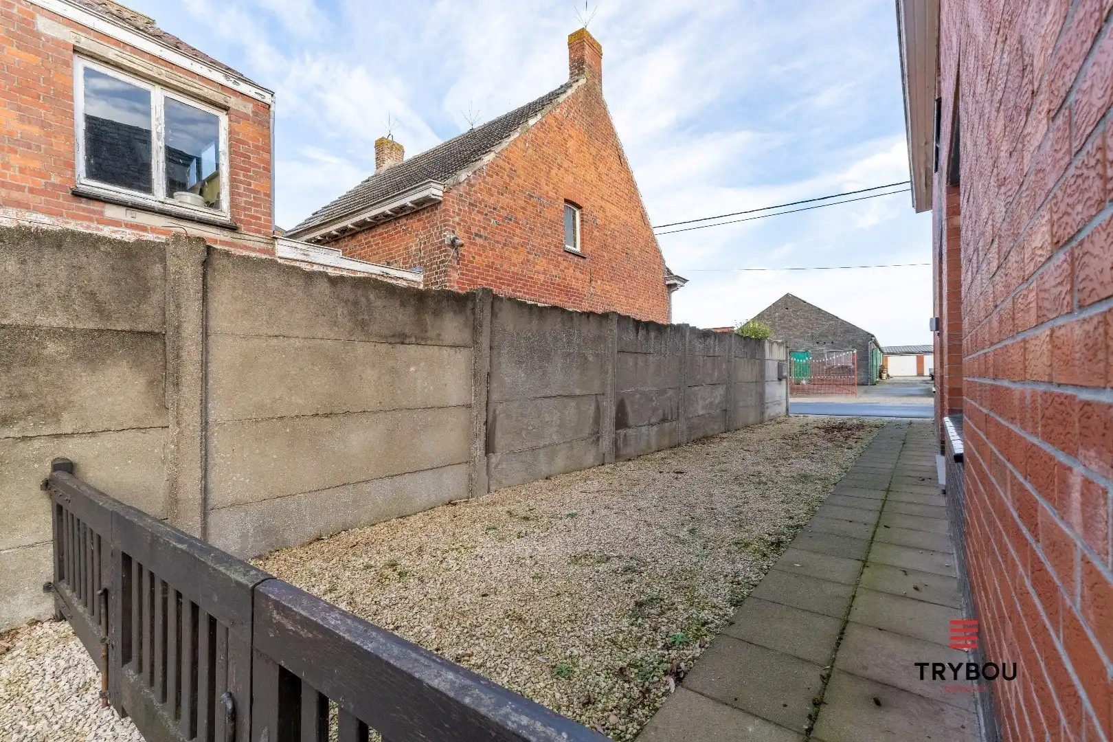 Tijdloze woning met veel mogelijkheden op ruim perceel foto 17