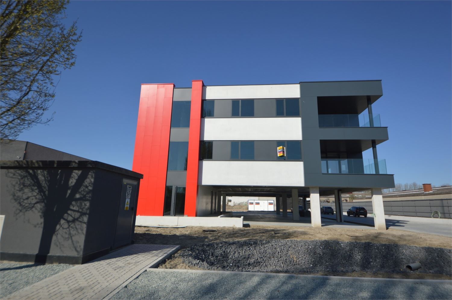 NIEUWBOUWKANTOREN MET PARKING NABIJ E40 foto 30