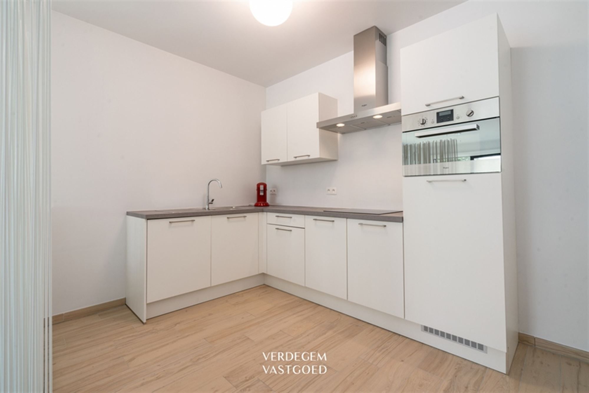 Instapklaar gelijkvloers appartement met ondergrondse autostaanplaats in rustige omgeving foto 7