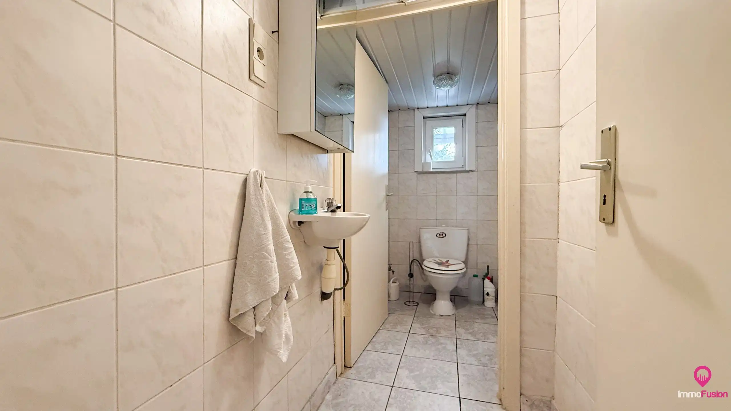 Instapklare woning met 3slpks, kelder en mooie tuin in Ham! foto 11