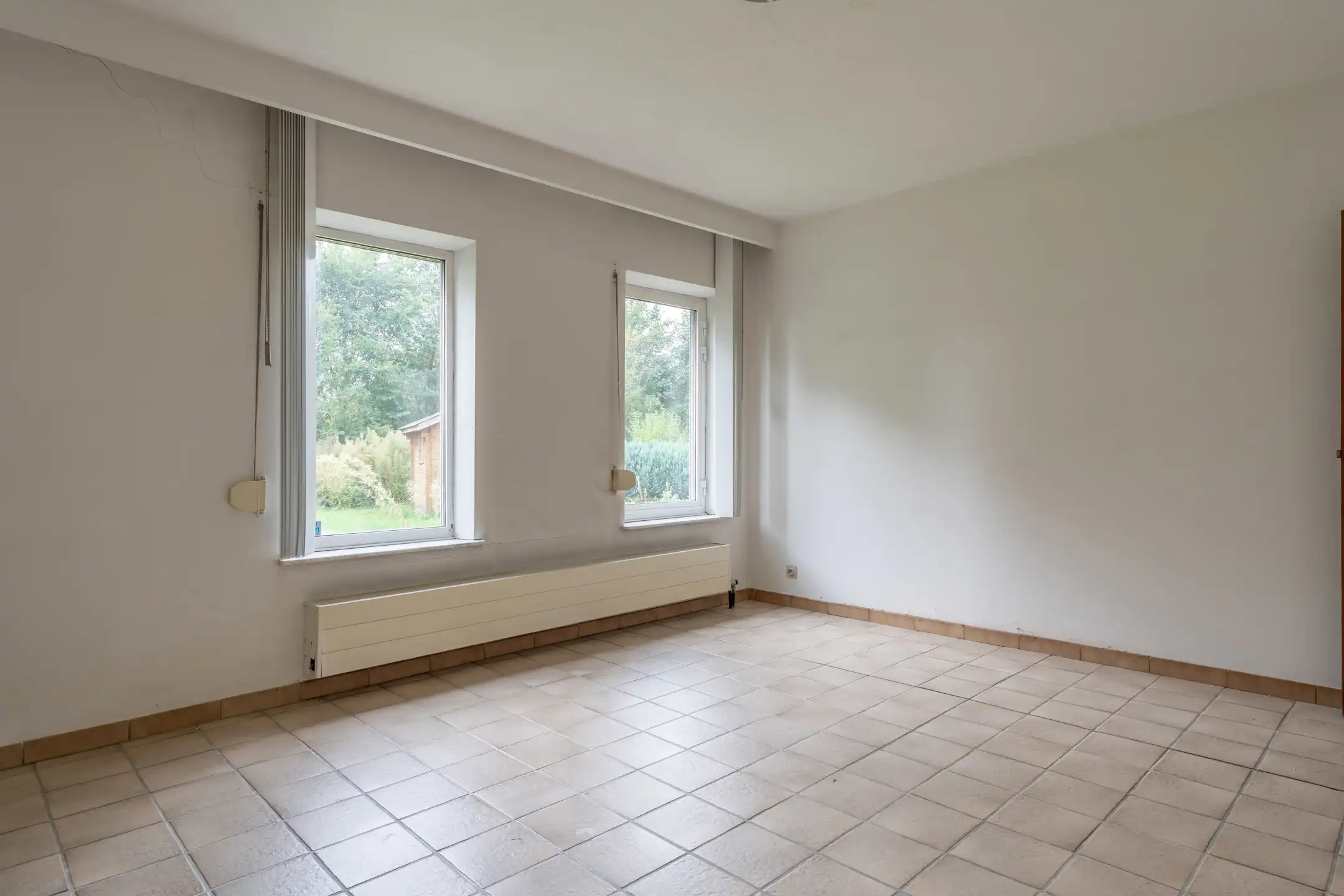 Ruime laagbouw met 3-4 slpk én praktijk en grote garage foto 26