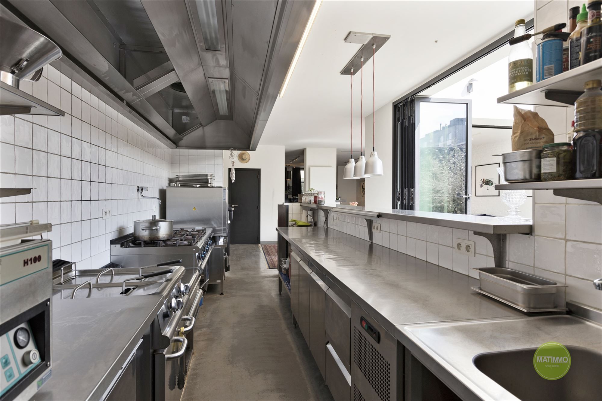 Authentiek handelspand in het hart van Mol foto 14