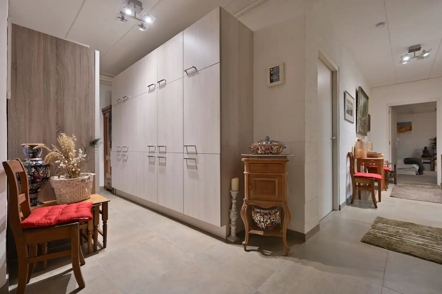 Exclusieve, compleet ingerichte bungalow op unieke bosrijke ligging, met prachtig overdekt terras en ruime kelder foto 30