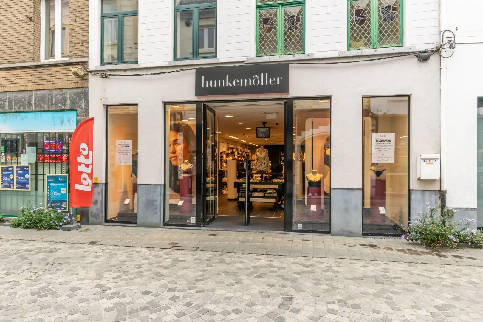 Een zeer ruim (215m²) handelsgelijkvloers foto 9