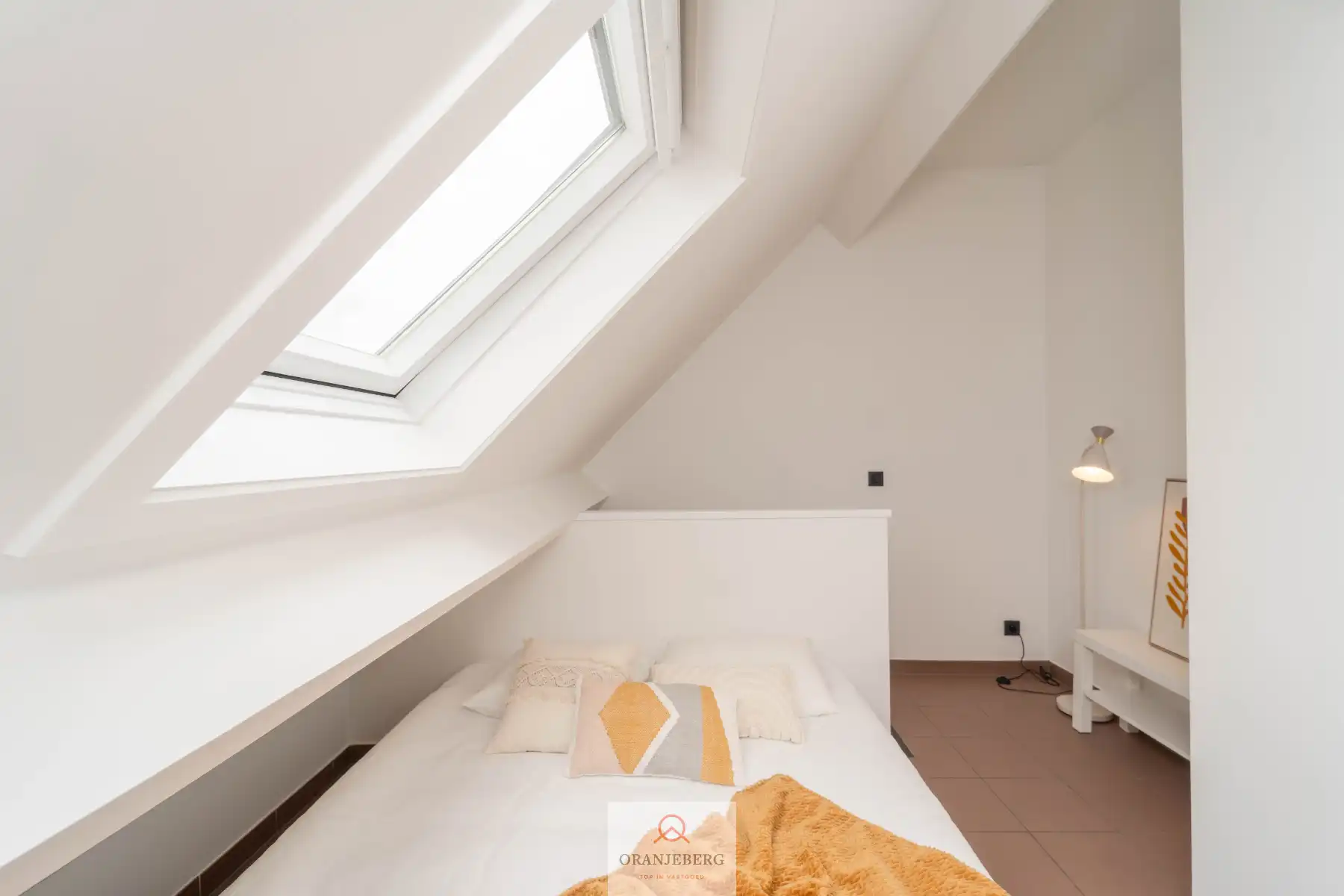 Instapklaar duplex-appartement Wondelgem! foto 17