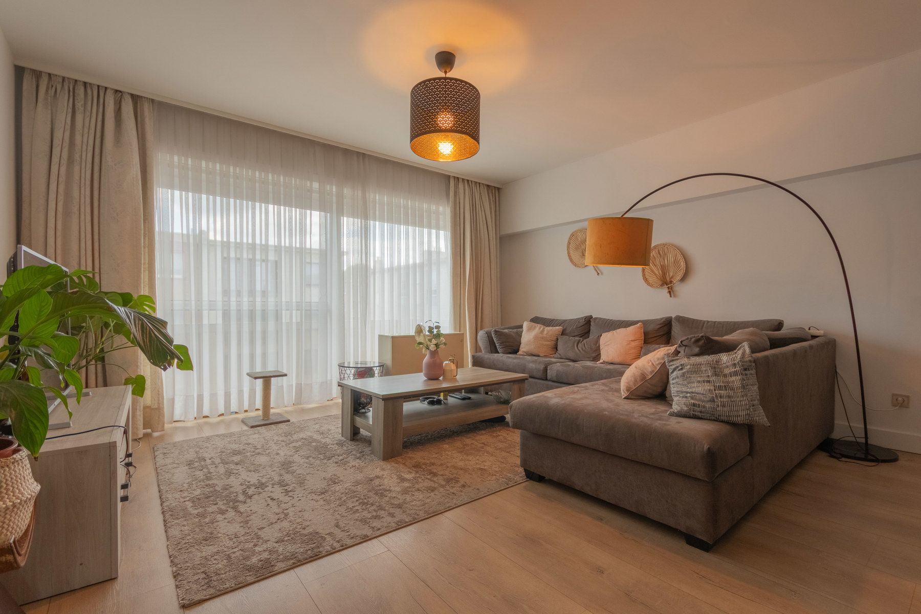 Goed onderhouden appartement met 3 slaapkamers en garage foto 2