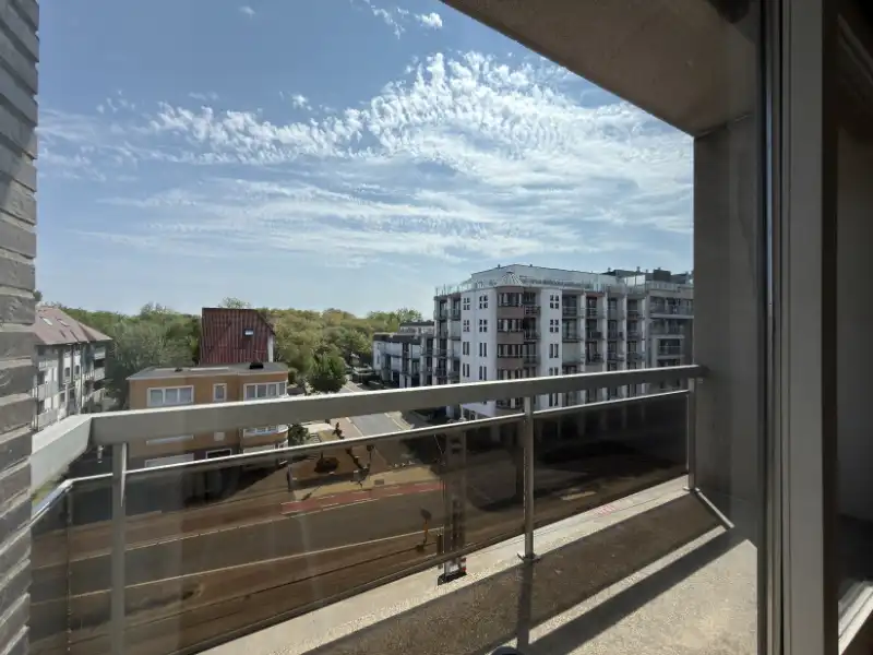 MOOI GERENOVEERD APPARTEMENT MET CENTRALE LIGGING EN DICHTBIJ DE ZEE! foto 12