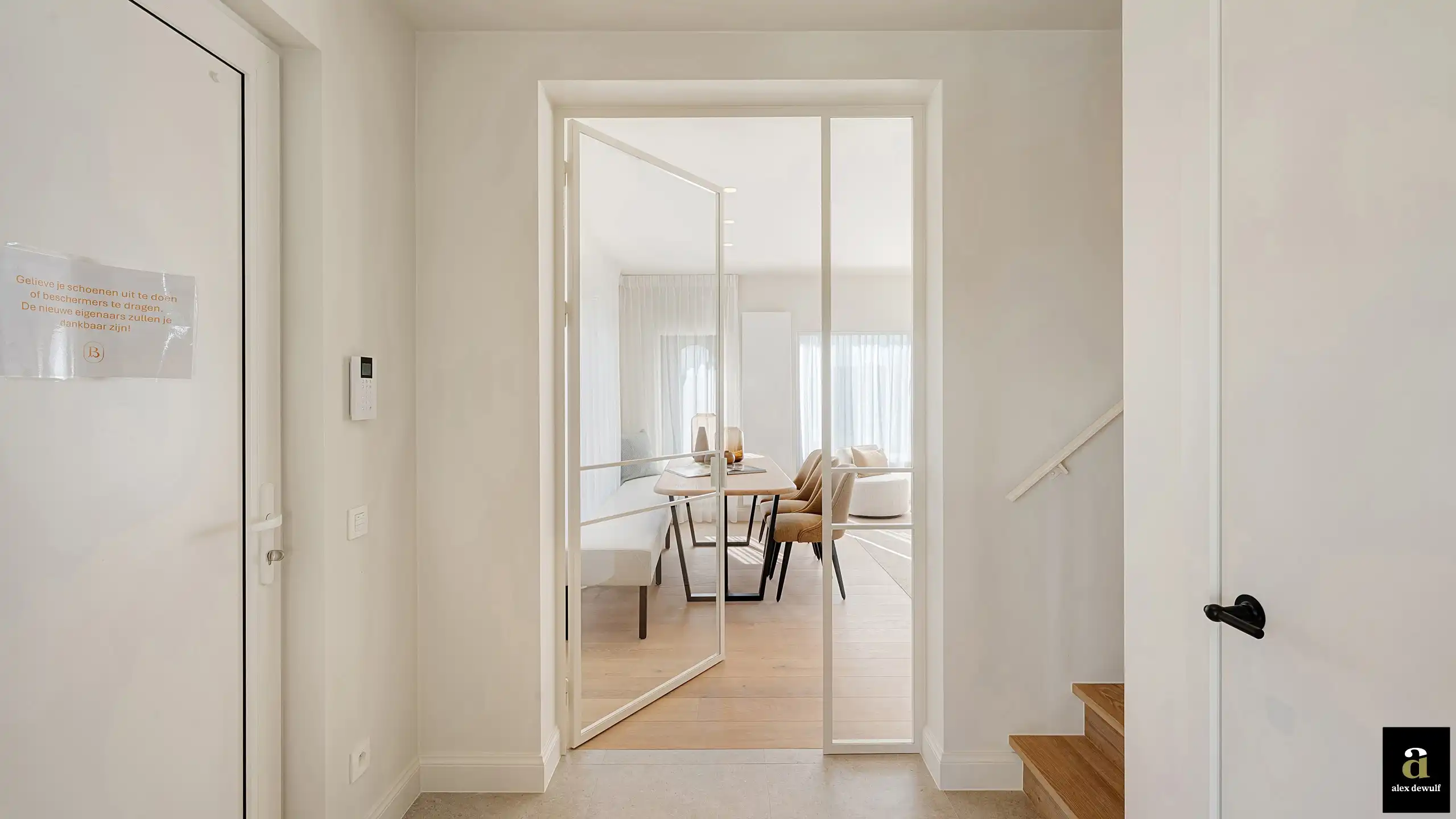 Uitstekend gelegen, volledig gerenoveerde koppelvilla te Duinbergen, op wandelafstand van het strand en de duinen. foto 4