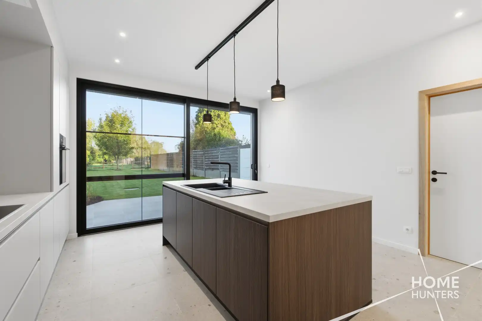 Volledig vernieuwde woning anno 2026 met 4 slaapkamers, prachtige tuin en garage foto 16