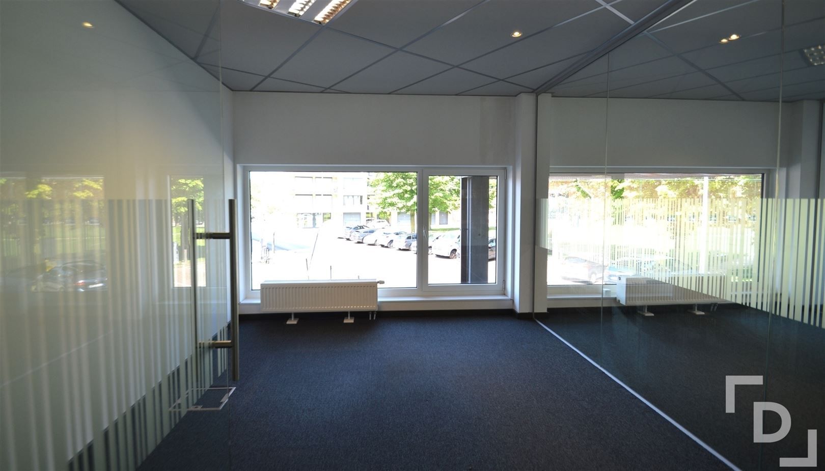 Ingericht kantoor met ontvangstruimte foto 10