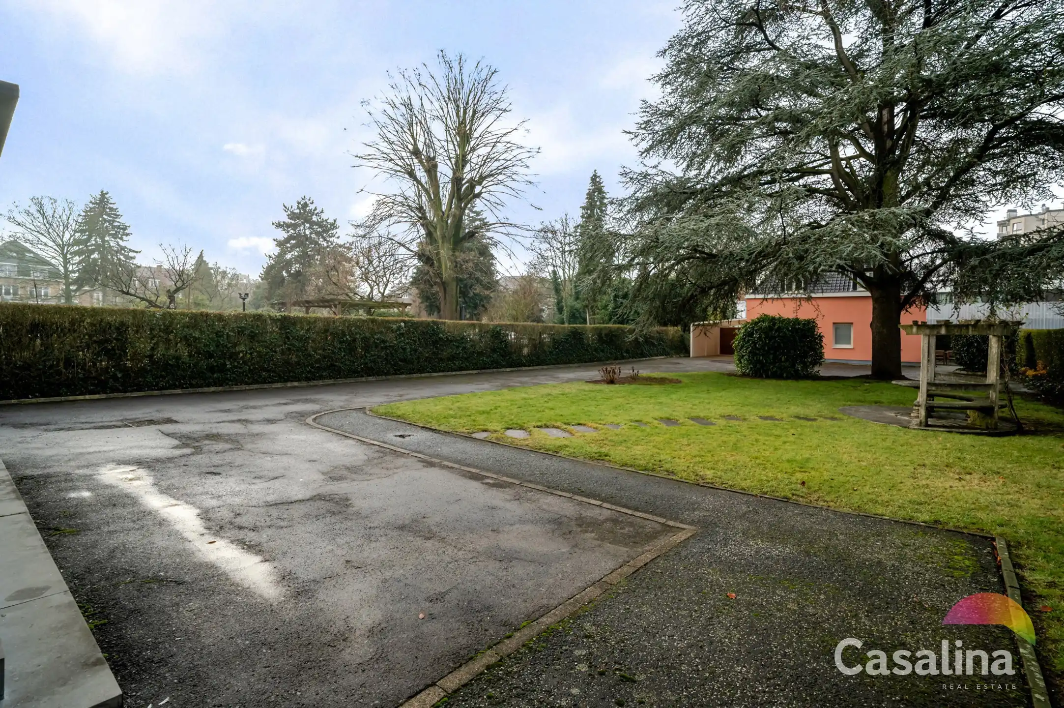 Kantoorgebouw met appartement & parkeerplaatsen  ±535m² foto 23