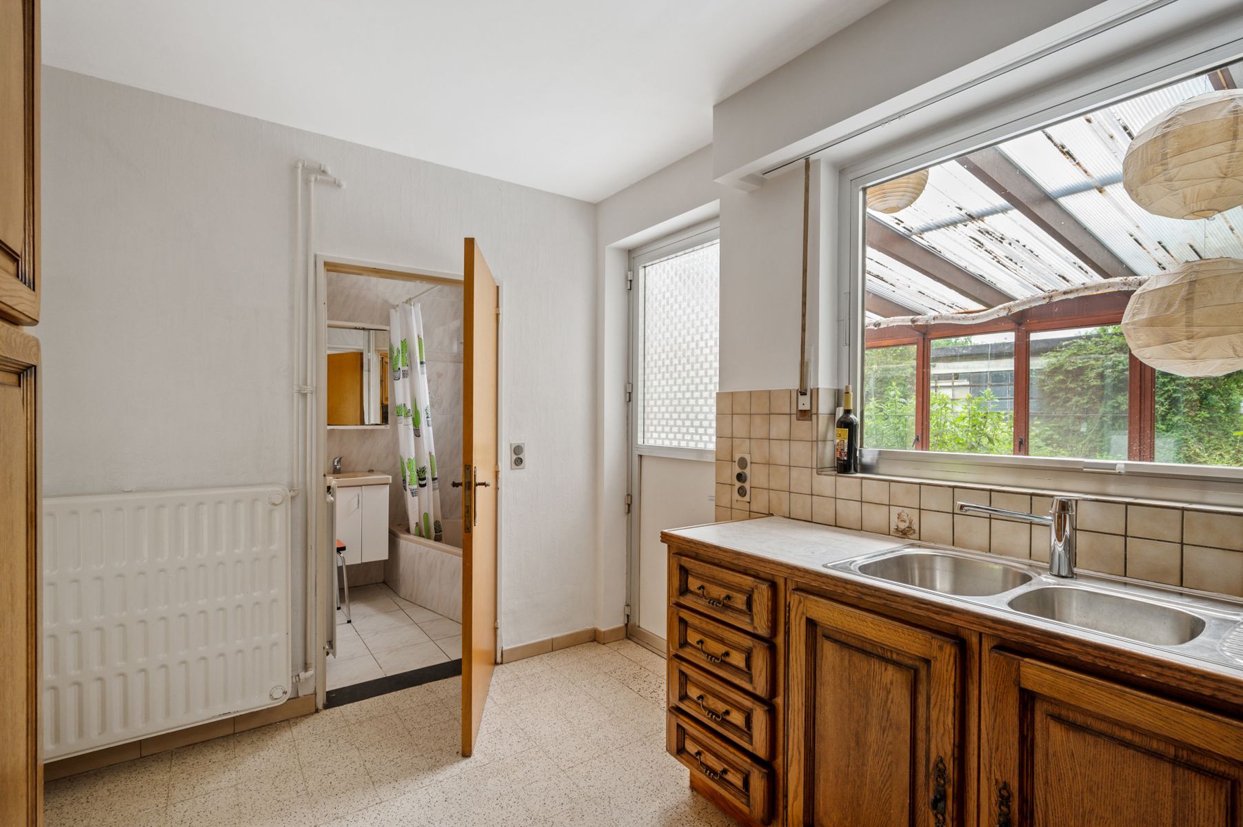 Uniek hoeve omgeven door privacy en rust foto 6