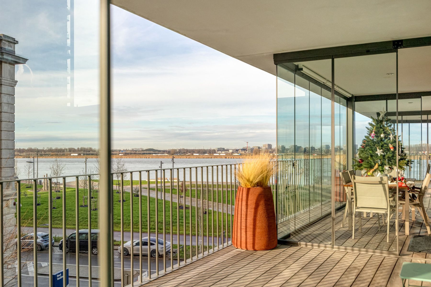 Riant luxe apppartement van 213 m² met Scheldezicht  foto 32