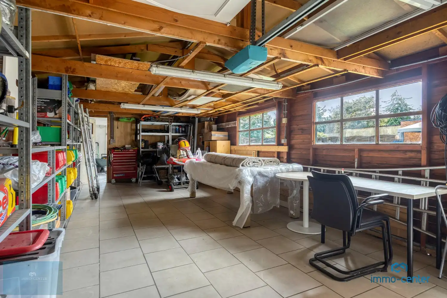 Ruime vrijstaande woning met 4 slaapkamers en grote tuin foto 25