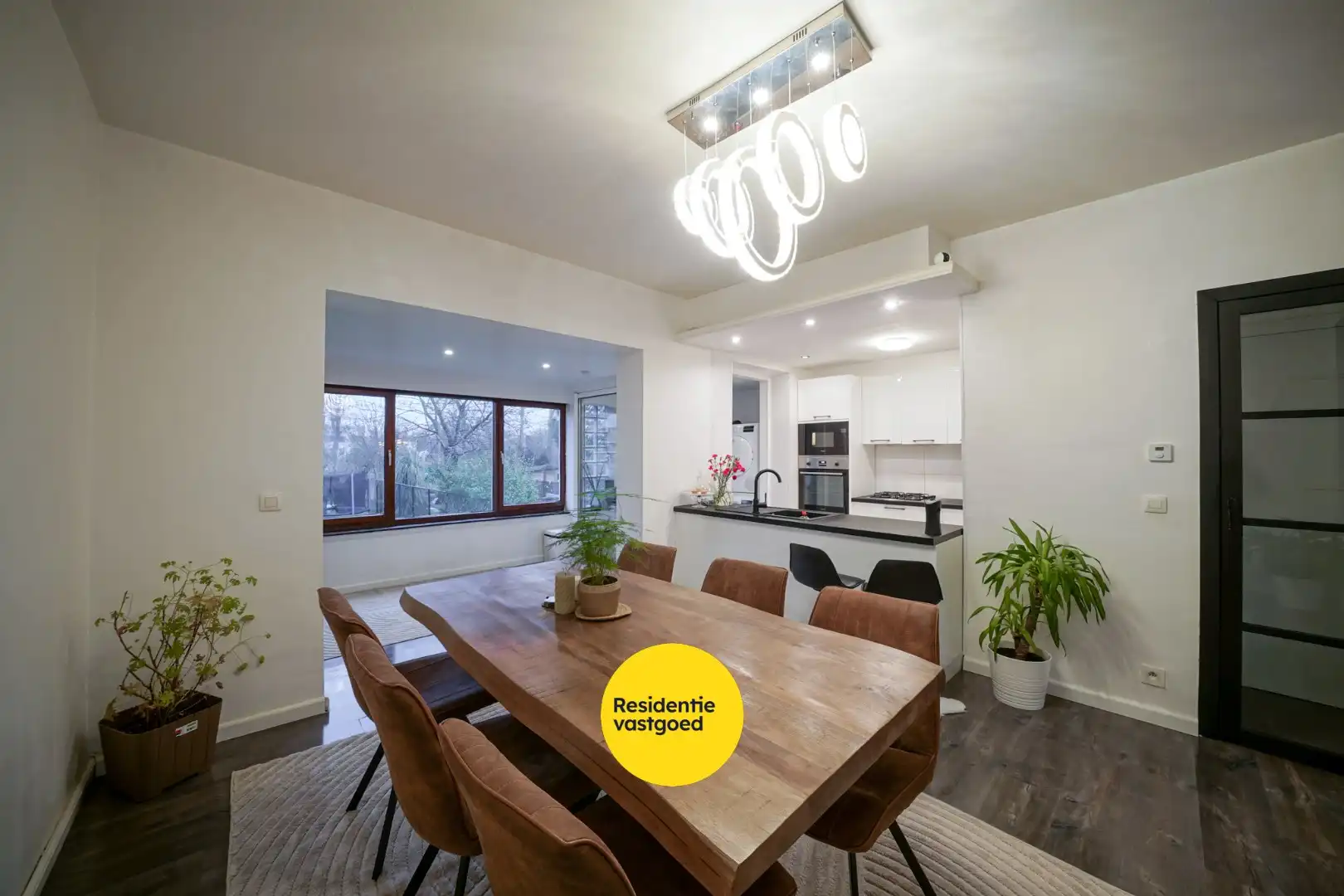 Instapklare woning met diepe tuin te Oostende foto 8