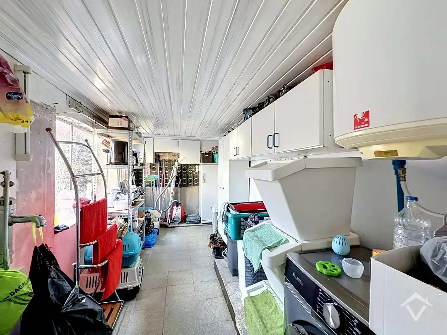 Woning met 3 slaapkamers en 2 garages te Eernegem foto 12