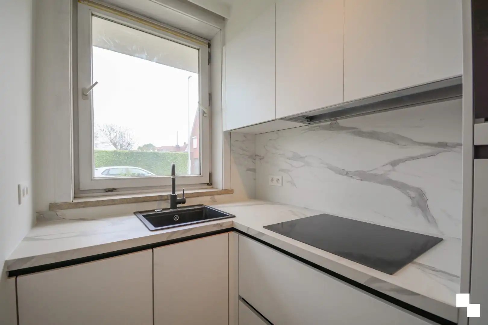 Volledig gerenoveerde studio nabij centrum Roeselare foto 13