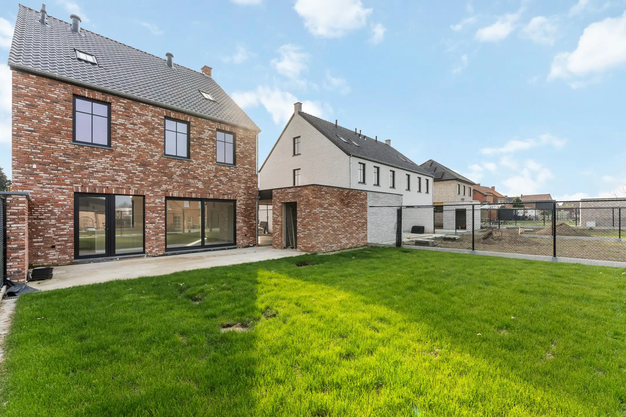 Charmante nieuwbouwwoning met carport te Zichen.  foto 6