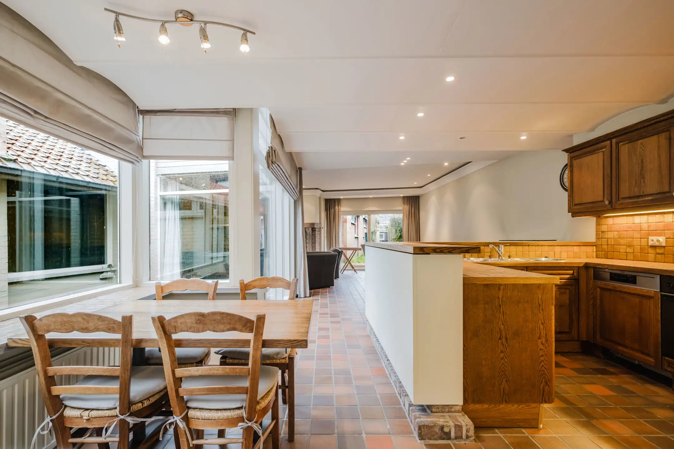 Woning met commerciële ruimte op top ligging in Deerlijk foto 7