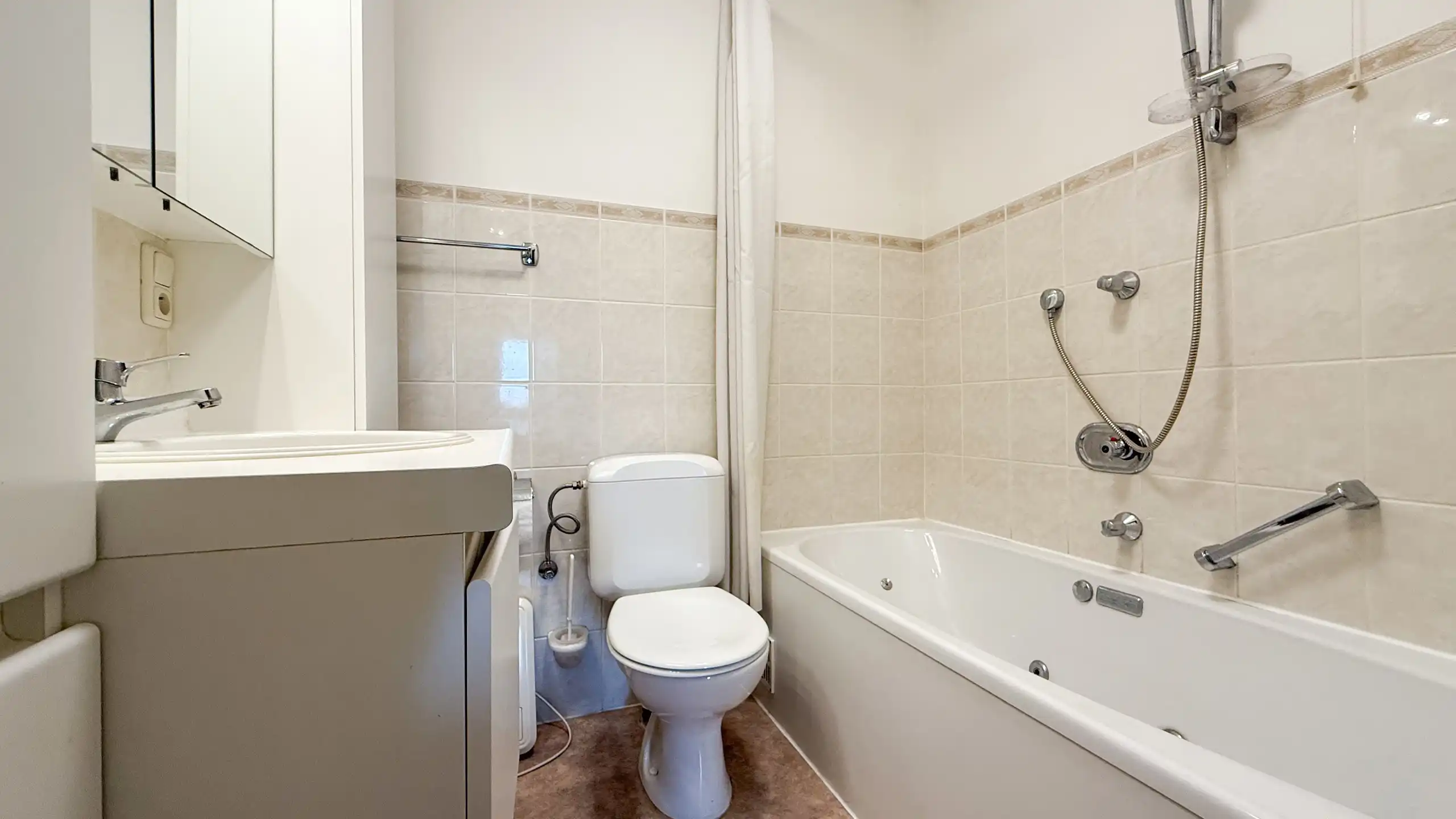 Instapklaar appartement + garagebox in het centrum v. Zolder foto 13