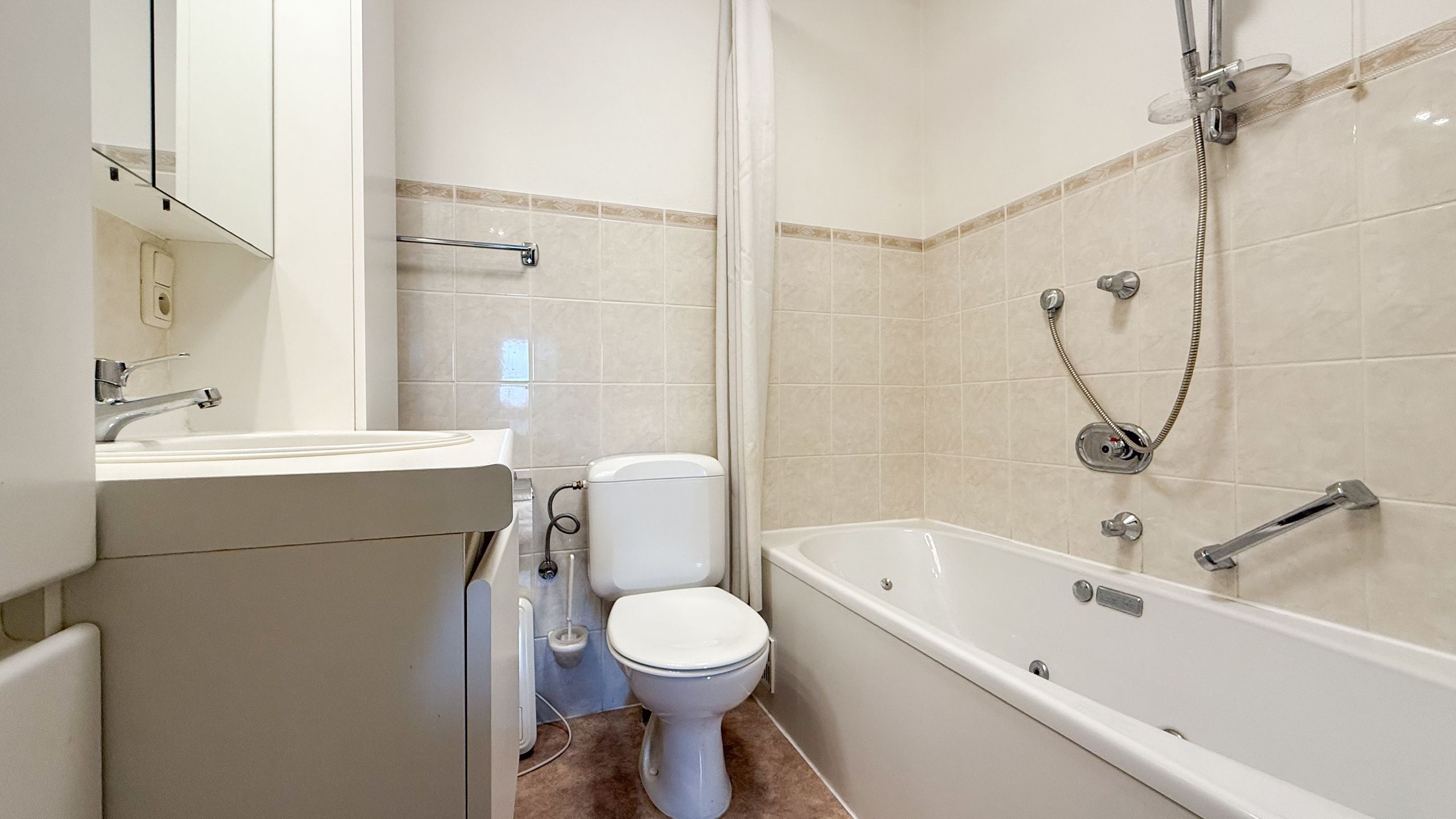 Instapklaar appartement + garagebox in het centrum v. Zolder foto 13