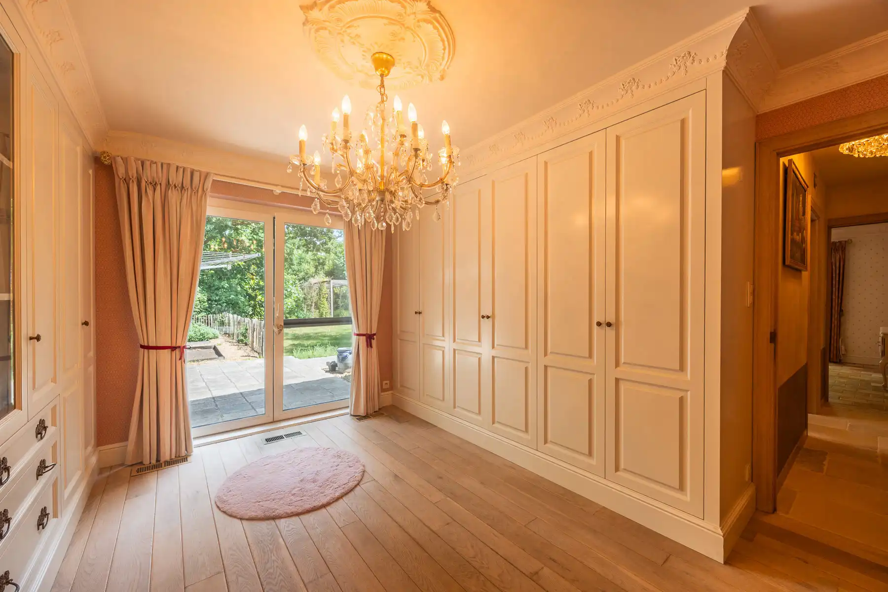 Gerenoveerde energiezuinige villa met adembenemende vijver foto 24