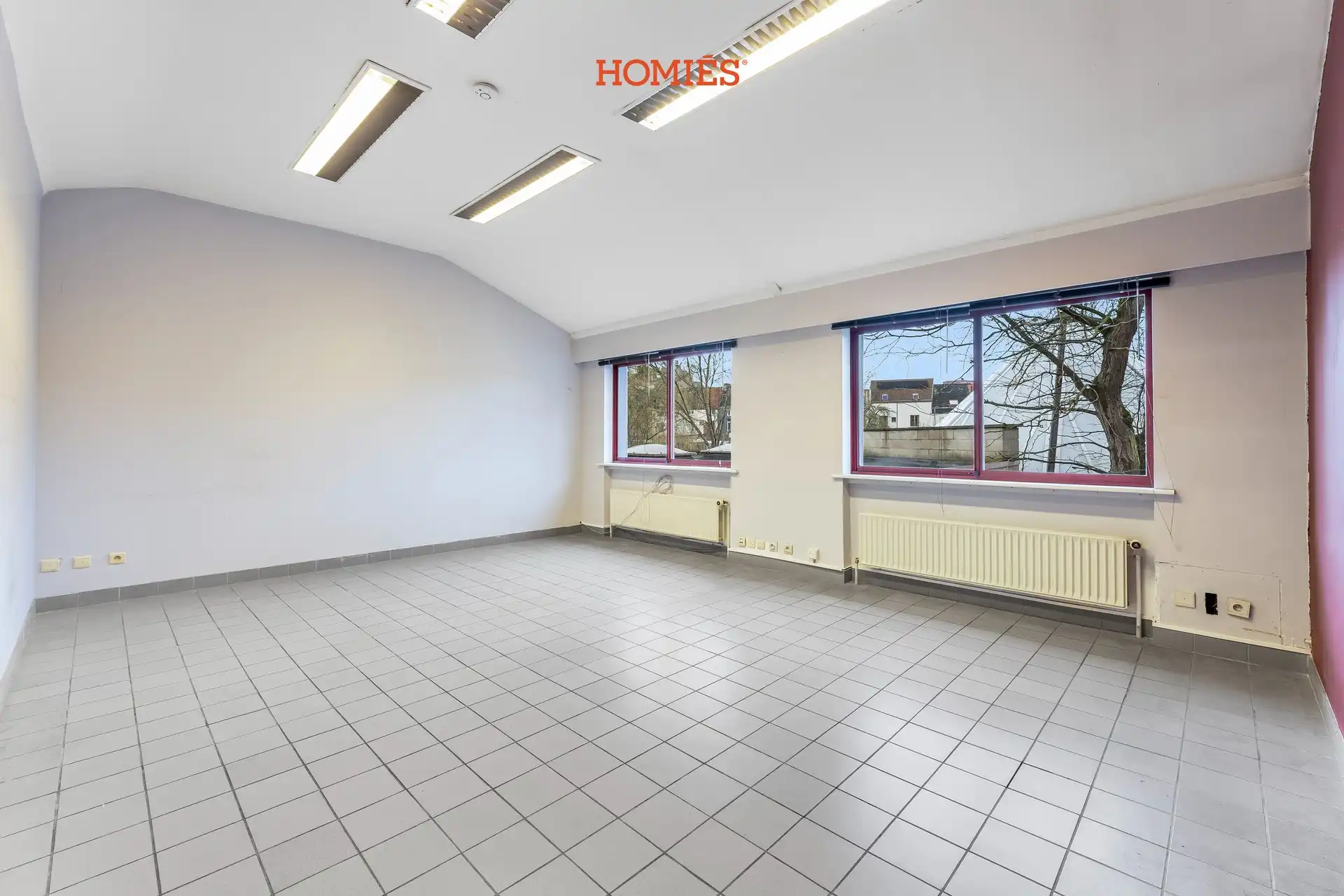 Veelzijdig handelspand met 9 parkeerplaatsen op toplocatie foto 20