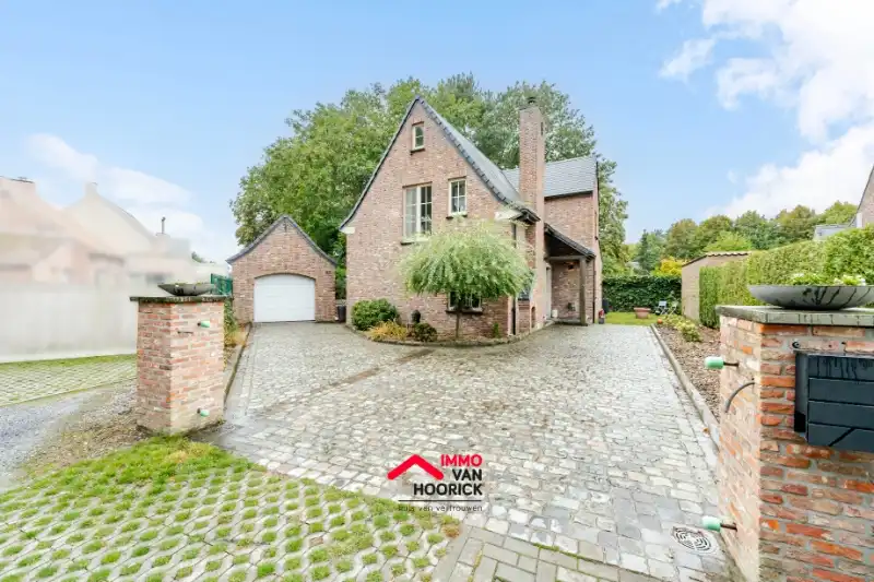 Opgeknapte karaktervolle instapklare woning OB - topligging! foto {{pictureIndex}}
