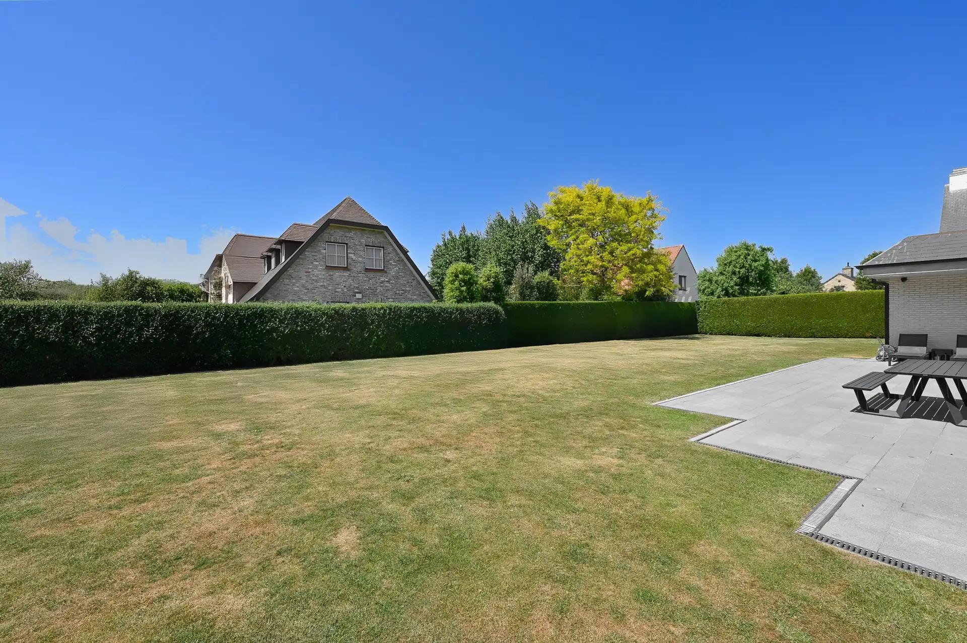 Ruime zonnige villa, rustig gelegen op een prachtig perceel van 1380m² te Westkapelle. foto 4