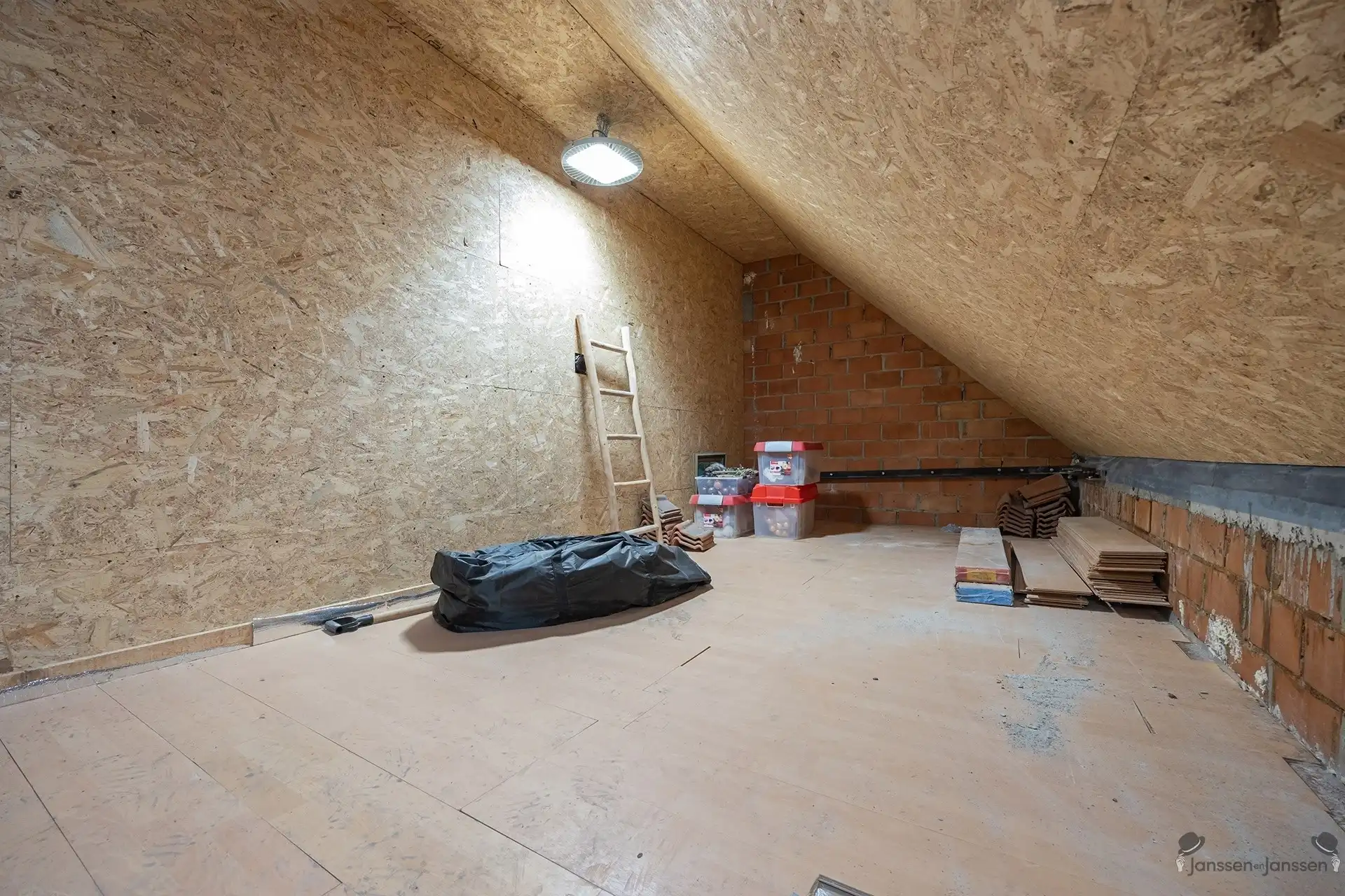 Landelijke woning met mooi uitzicht en weide foto 17