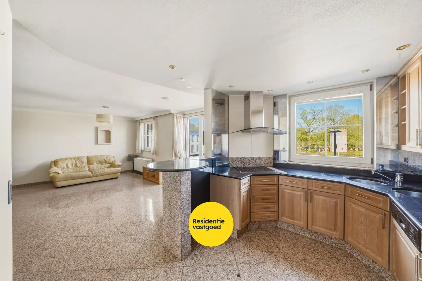 Instapklaar appartement met 2 slaapkamers en terras van 63 m² foto 9