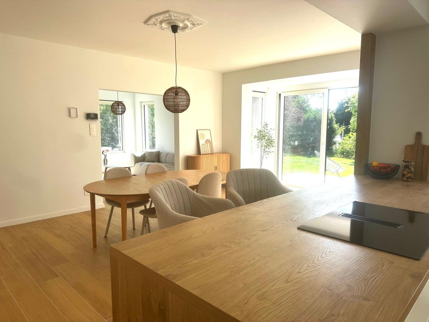 Instapklare, recent gerenoveerde woning op toplocatie in Laarne foto {{pictureIndex}}