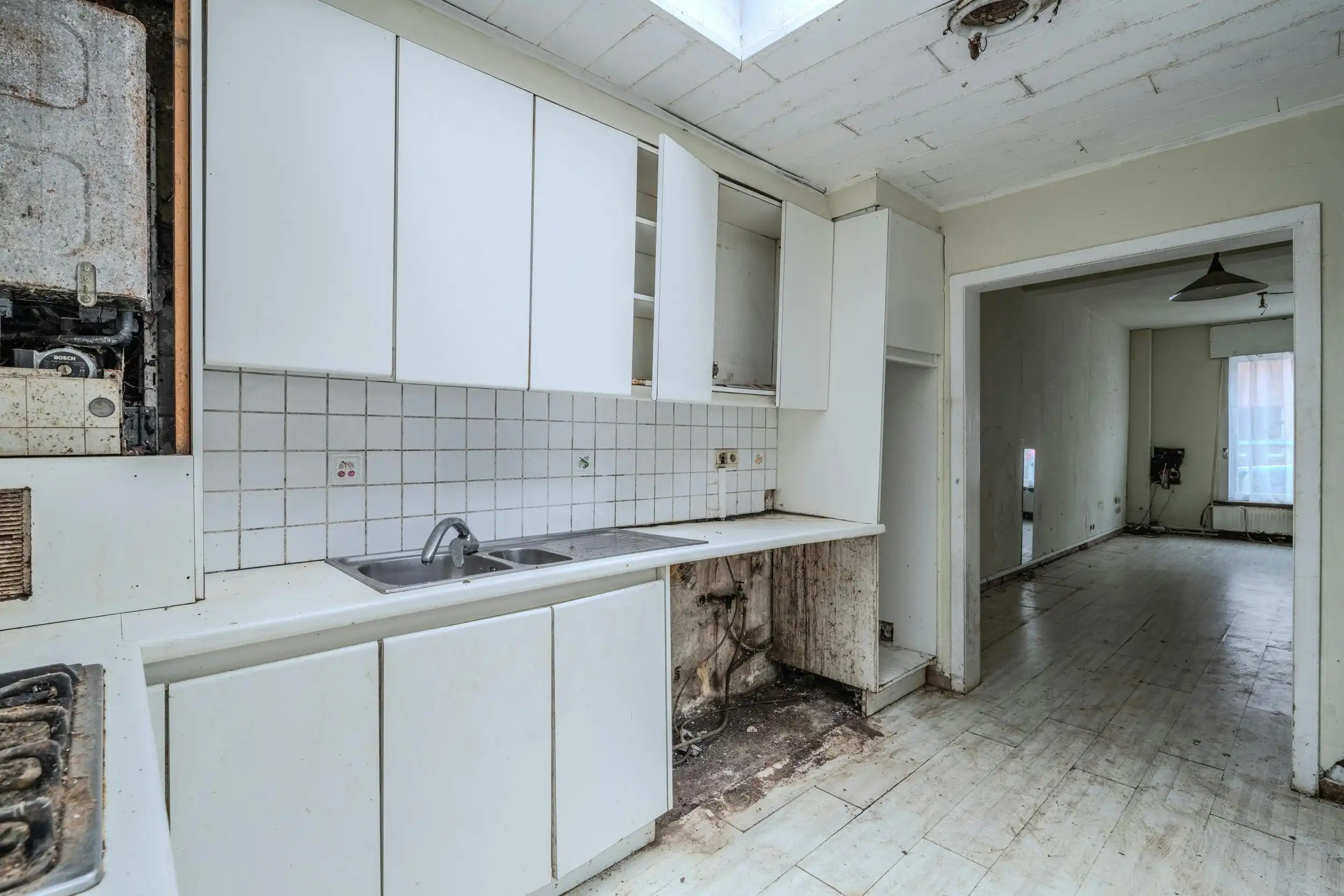 Te renoveren woning met 4 slaapkamers te Oostende foto 5