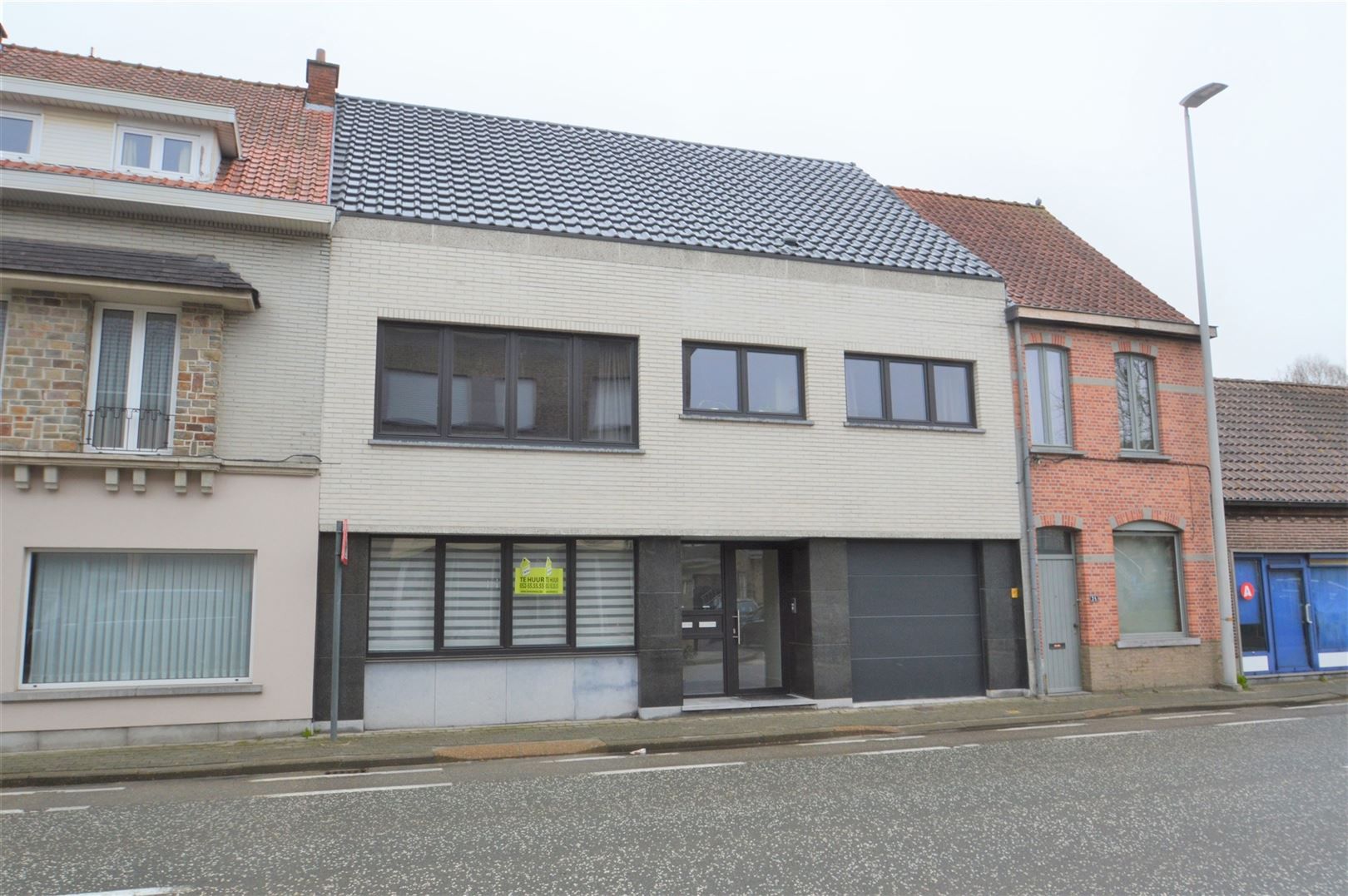 Totaal gerenoveerd GV appartement met tuin te Grembergen foto {{pictureIndex}}