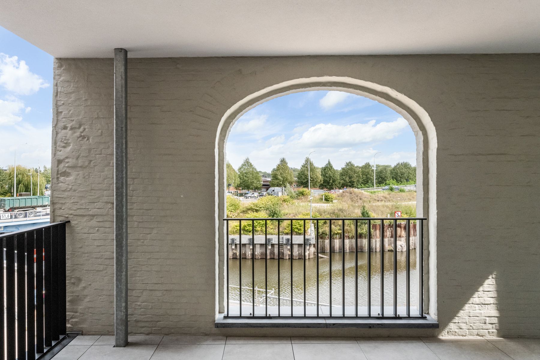 Nieuwbouwappartement met 2 slpks + terras foto {{pictureIndex}}