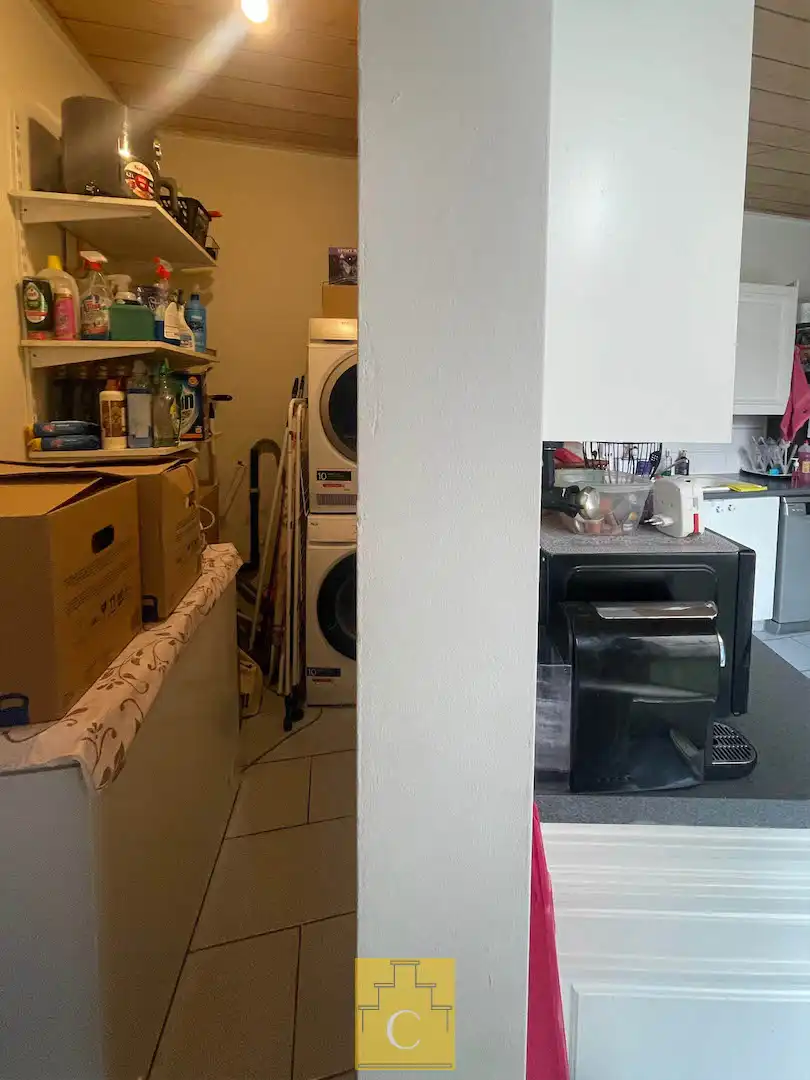 Brugs huis in de schaduw van Jeruzalemkerk, authentieke 16e-17e eeuwse gevel foto 6