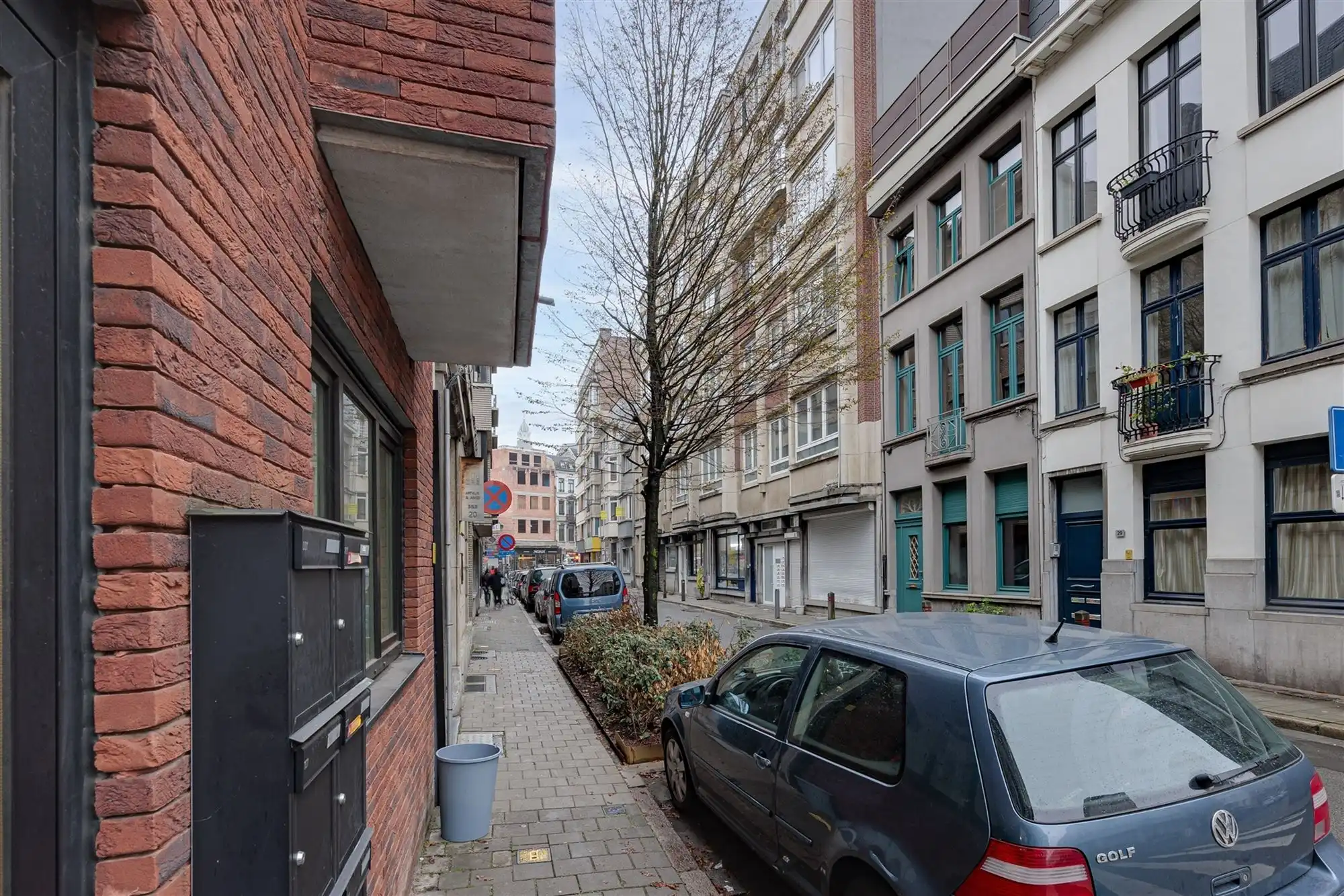 Perfect instapklaar appt met 2 slk + 2 badk vlakbij het Station foto 15