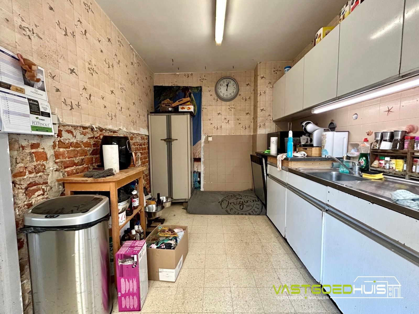 Halfopen gezinswoning met garage en tuin foto 8