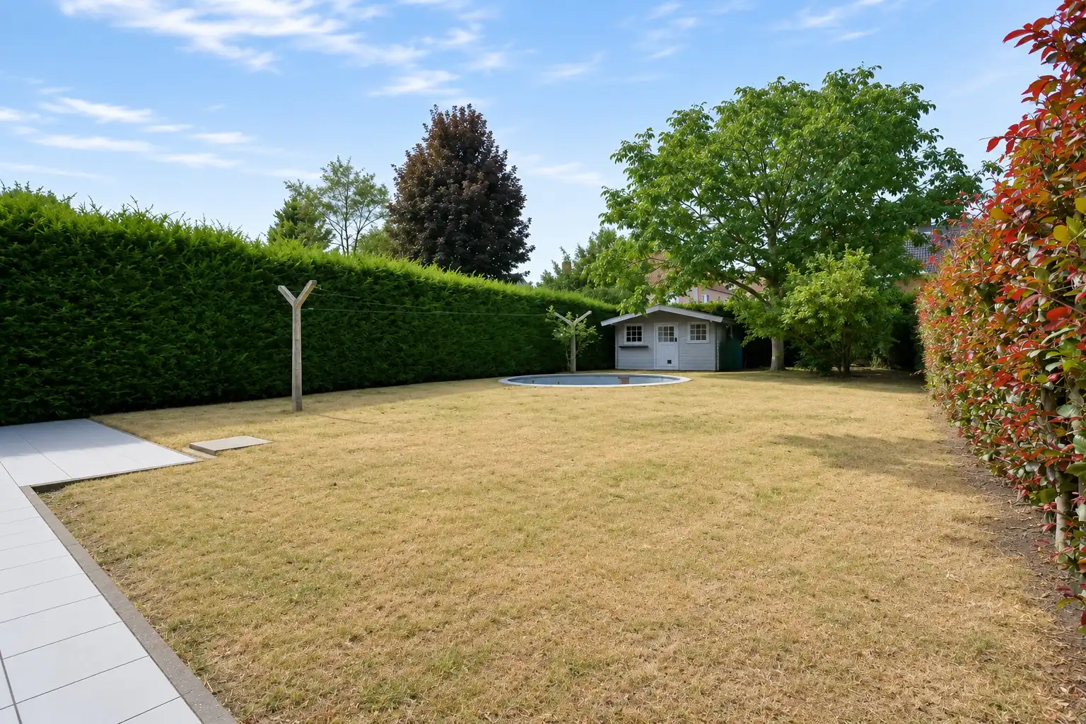 Instapklare GROTE (227m²) halfopen bebouwing (BJ 2001) met 4 slpks, dubbele garage & tuin foto 3