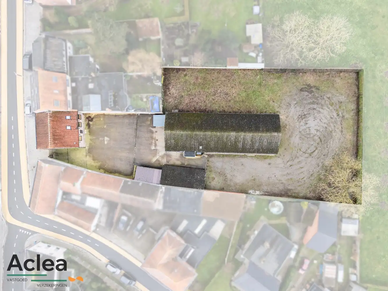 Multifunctionele eigendom bestaande uit café met appartement en feestzaal foto {{pictureIndex}}