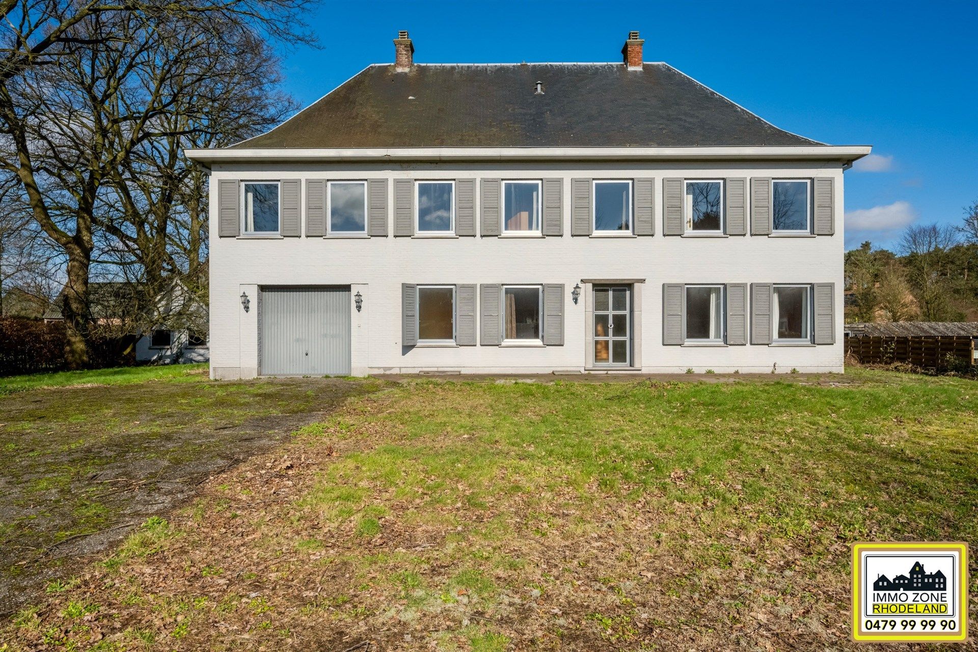 Statige te renoveren notaris woning op groot perceel foto 2