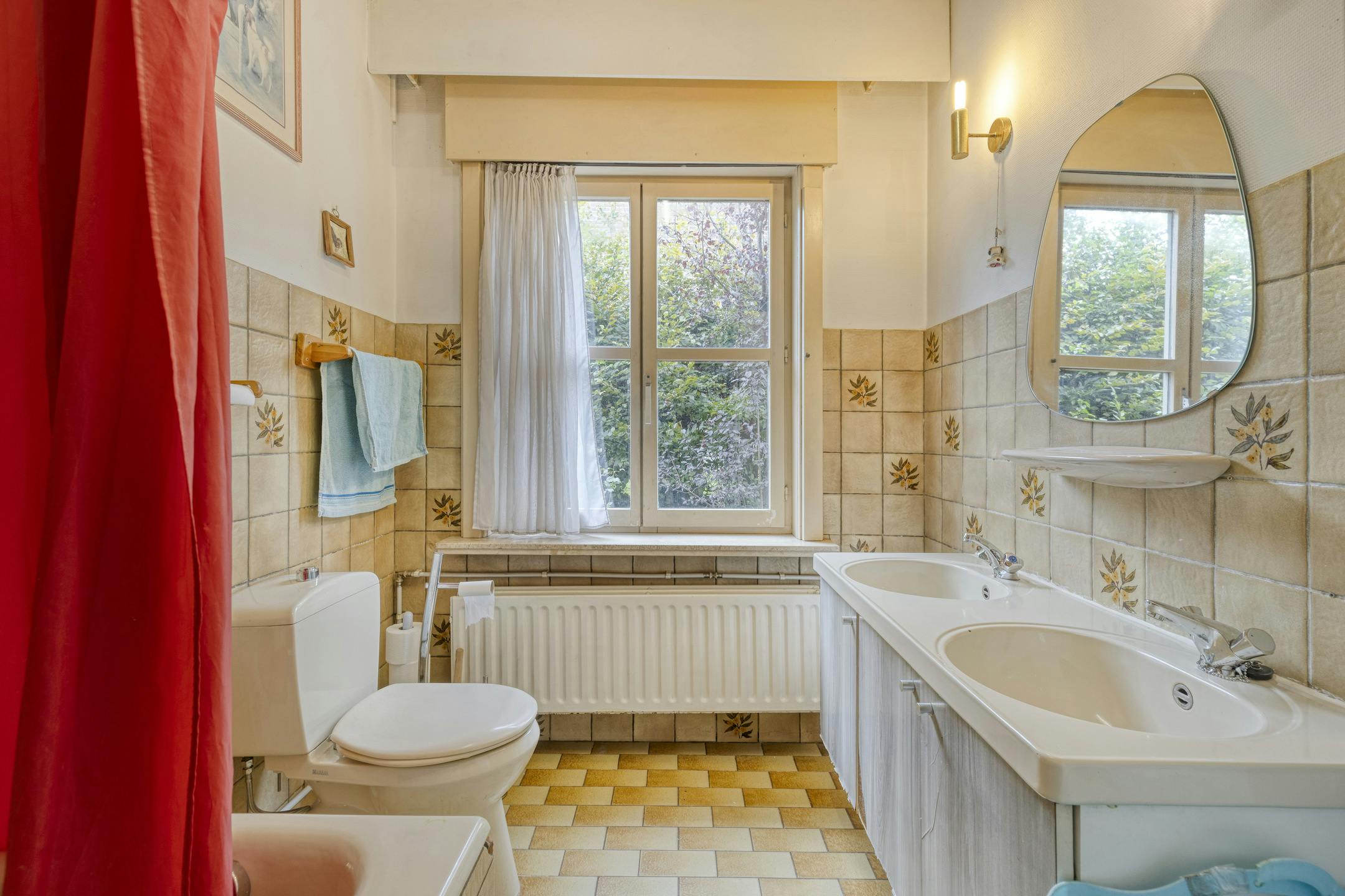 Te renoveren villa met 5 slpk en tuin in Marke foto 13